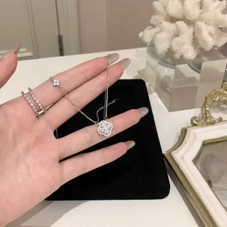 Sparkling Four-Leaf Clover Necklace for Women – Affordable Luxury, Unique & Sophisticated, High-Shine Collarbone Chain; Perfect for Birthdays, Gifting, and Styling.