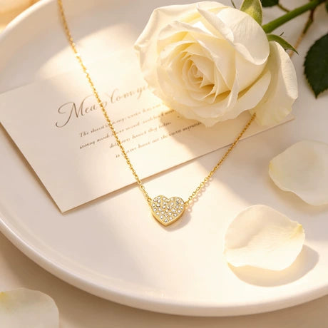 Premium Gold-Plated Rhinestone-Paved Heart Pendant Necklace – Versatile, Elegant, and Romantic; Perfect for Work, Dates, or a Heartfelt Confession.
