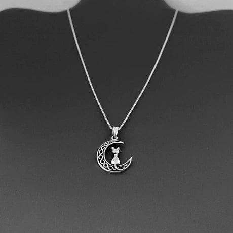 Chengge Fashionable Dreamy Moon & Kitten Pendant Necklace for Women – Sweet, Casual Everyday Accessory (In-Stock/Wholesale)